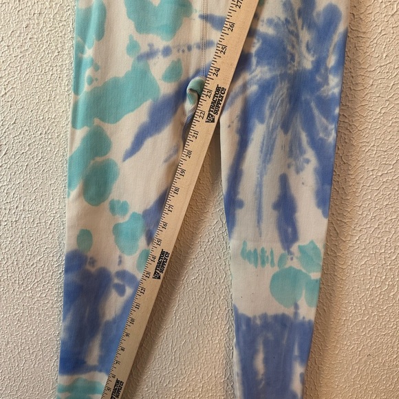 Spiritual Gangster Blue and White Tie-Dye Leggings - Picture 5 of 7